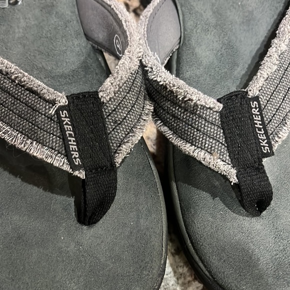 Skechers Flip Flops - Picture 3 of 8